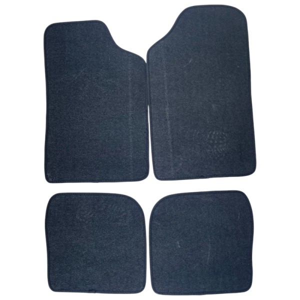 Pack de 4 tapis de revêtement de sol noirs en velours premium Peugeot 309 GTI.