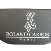 Emblème de volant. Peugeot 205 Roland Garros Paris. Phase 1. Fond gris.