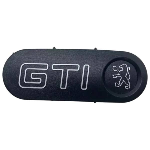 Retrouvez l'authenticité intérieure de votre 205 GTI 1984 avec ce badge centre de volant haut de gamme !