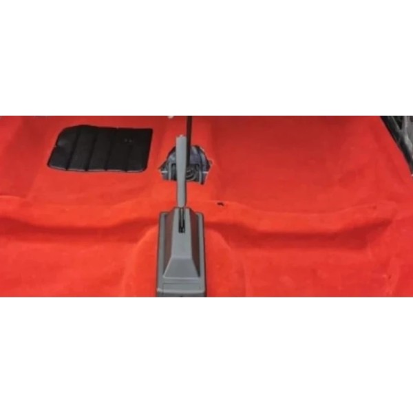 Moquette de sol rouge refaite pour 205 GTI – texture épaisse et confortable.