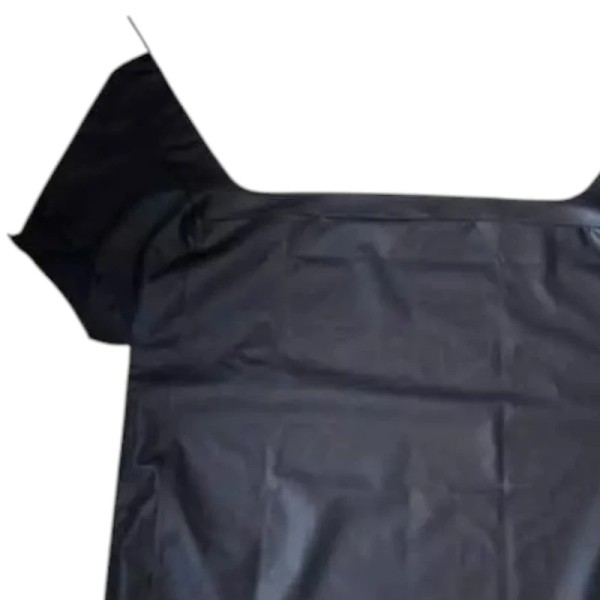 Coloris disponibles : rouge, noir, blanc – rendu élégant pour cette capote de 205.