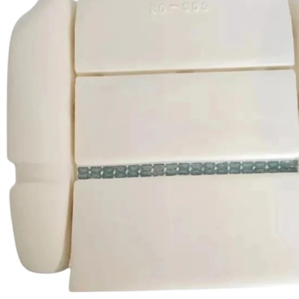 Rembourrage pour siège avant parfaitement conforme aux dimensions d’origine Peugeot 205 GTI.