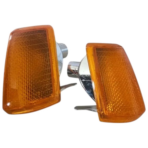 Clignotants orange avant gauche et droit pour Peugeot 205 tous modèles, la paire.