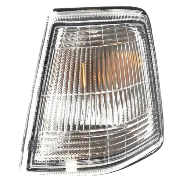 Transparence et finition claire du clignotant avant blanc Peugeot 205.