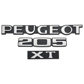 Lot de 3 logos de coffre pour Peugeot 205 XT – badges neufs fond noir lettrage gris double face posé.