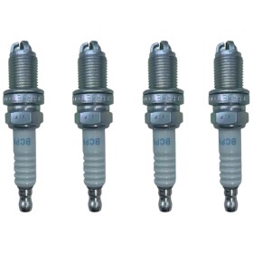 Améliorez les performances de votre Peugeot 309 GTI 16 avec ce kit de 4 bougies NGK 3 électrodes.